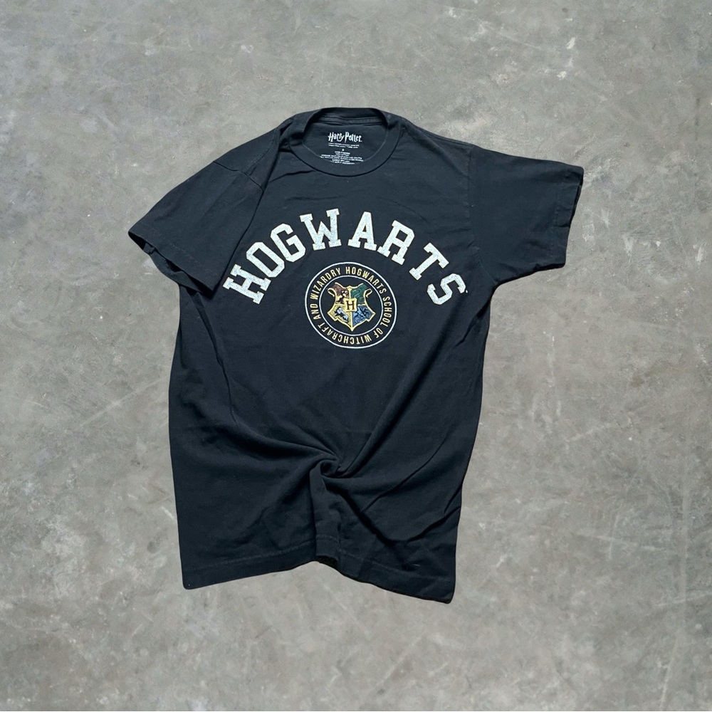 ☀️ Harry Potter Hogwarts School of Witchcraft and Wizadry Graphic Tee Black